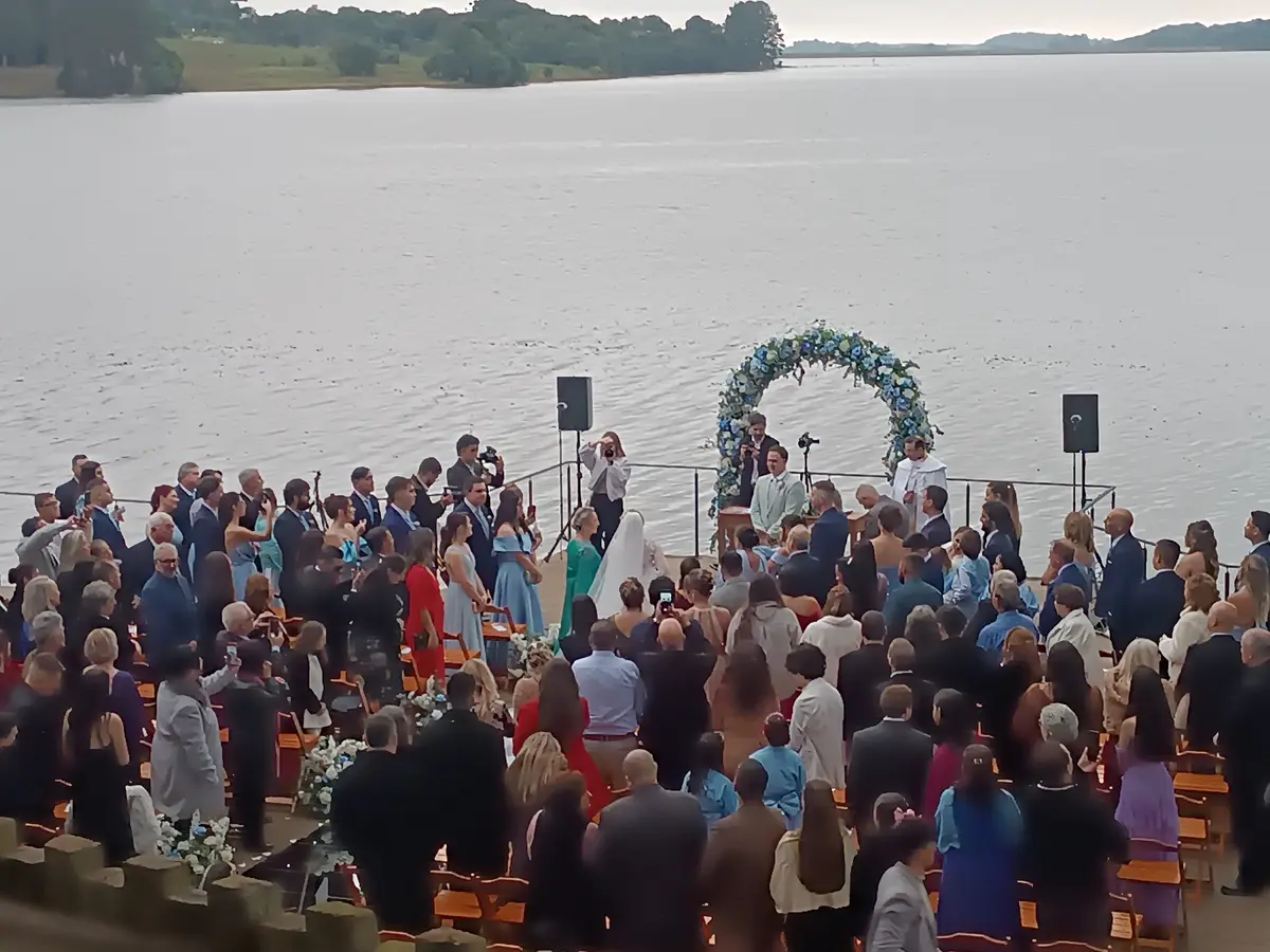 Casamento com sonorização para cerimônia ao ar livre